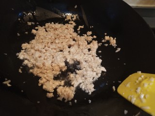 9、家常肉沫蒜蓉烤茄子(烤箱版),炒到没有生肉色就可以了