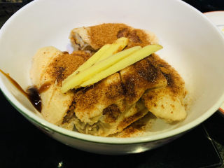 11、薯片鸡翅,放鸡翅粉，料酒，蚝油；