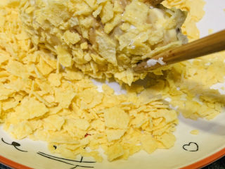 17、薯片鸡翅,裹薯片脆；