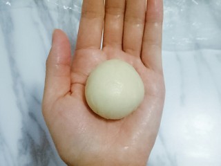 7、蛋黄酥,收口包圆，依次完成