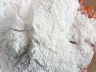 6、脆皮南瓜饼,加入适量糯米粉