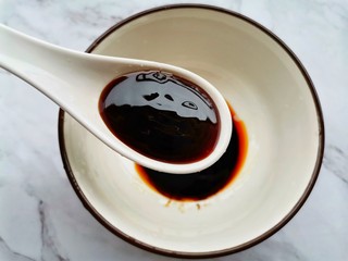 3、糖醋茄子拌饭,蚝油一勺，