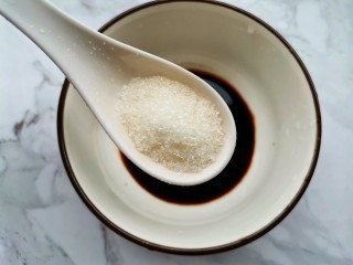 5、糖醋茄子拌饭,白糖1勺