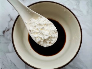 6、糖醋茄子拌饭,淀粉1勺