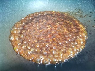 13、糖醋茄子拌饭,小火煮至浓稠，