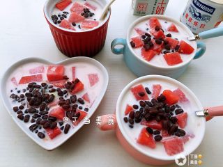 15、红豆牛奶西瓜冰,一家四口刚好^_^