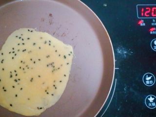 15、宝宝蛋卷（无黄油版）,如图，我弄的也有点厚了，如果要酥脆的越薄越好