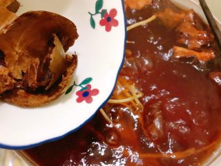 6、清热祛湿茯苓膏,加入罗汉果再煲30分钟