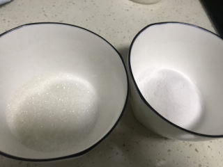 5、芒果布丁????,称好白糖和白凉粉