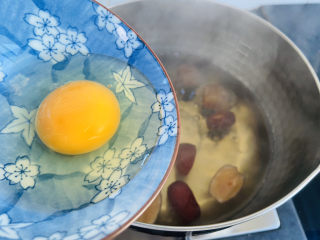 11、糖水鸡蛋,入鸡蛋