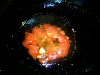 11、#猪里脊# 糖醋里脊,加入两勺醋