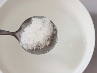 3、懒人葱油拌面,1勺白糖