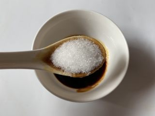 4、酱汁烧茄子,白糖半勺
