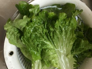4、布里欧修黄油汉堡包????,生菜洗干净待用