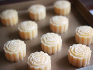 27、金沙奶黄月饼,压模