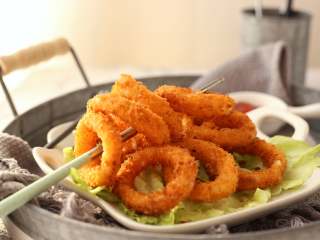 8、香酥鱿鱼圈,香酥美味的鱿鱼圈就做好了