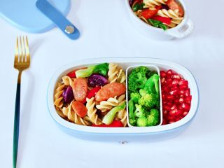 17、火腿肠时蔬炒意面便当,好吃又好看，秒杀外面所有的外卖。