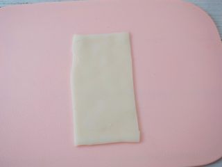 14、猪肠碌,取一张河粉