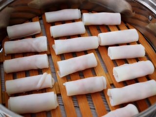 17、猪肠碌,放入蒸笼中