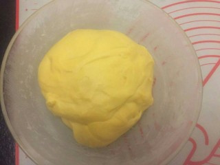 20、布里欧修汉堡面包????,冰箱冷藏后现在面团会比较好整形