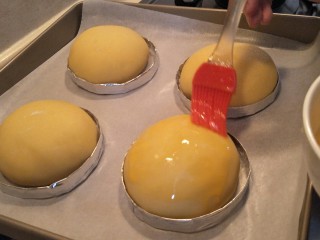 30、布里欧修汉堡面包????,表面刷上蛋液