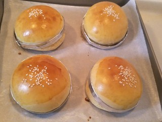 33、布里欧修汉堡面包????,第一盘烤制完成,等待冷却