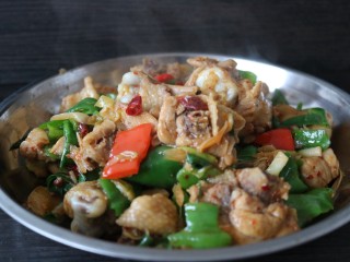 20、吃鸡≈大排档炒鸡≈,把这一锅倒进不锈钢盆里,是不是很有大排档的感觉