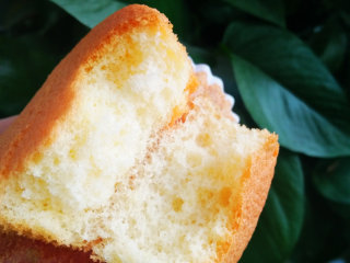 15、海绵蛋糕杯,组织细腻柔软。