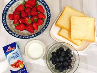 2、水果三明治,水果洗净沥干水分