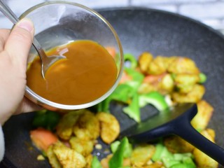 11、红烧茄子,加酱汁