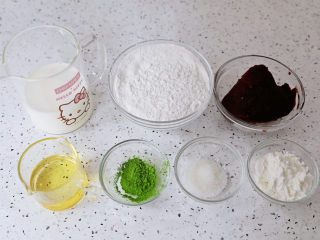 1、糯米凉糕,准备好材料