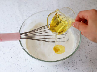 5、糯米凉糕,再加入玉米油