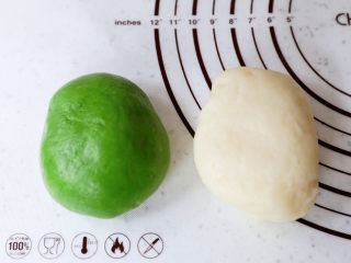 13、糯米凉糕,揉好的面团光滑细腻，可以拉丝