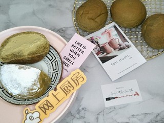 35、爆浆抹茶冰心面包,美美地拍一张封面。