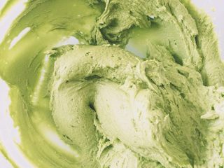 9、抹茶曲奇,搅拌均匀即可不要过度搅拌以免出筋。