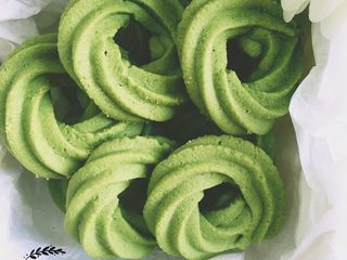 13、抹茶曲奇,成品的样子可以装小盒子送人哦~