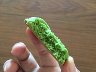 14、抹茶曲奇,内部的样子,100%实拍,很绿吧^_^