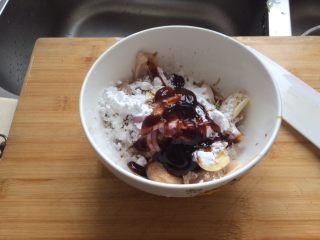 3、销魂鸡排饭,+2勺淀粉＋四分之一个洋葱＋两瓣大蒜+2勺蚝油。