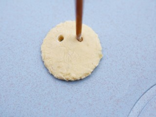 11、超可爱的笑脸土豆饼,眼睛????好了。