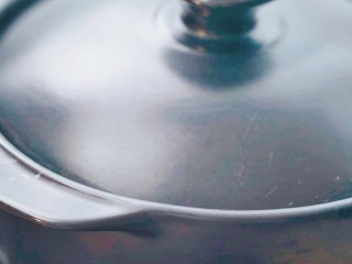 7、南瓜蒸糕,熄火后，加盖焖一会