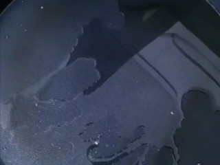 21、韭菜肉发面馅饼,锅烧热,放入食用油