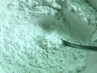 3、红糖糍粑,搅拌均匀