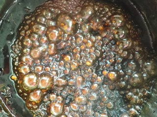 17、红糖糍粑,红糖小火熬至浓稠