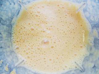 7、椰蓉南瓜小方,搅拌至顺滑无颗粒状态