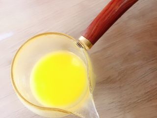 5、淡奶油草莓????玛芬,黄油化开