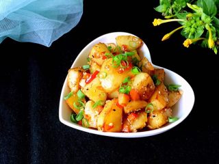 19、锅巴土豆,出锅撒上葱绿碎