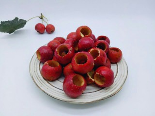 10、零添加山楂罐头,依次去核完的山楂。