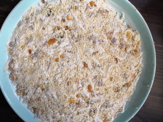 19、芋丝饼,在表面撒一些熟芝麻。