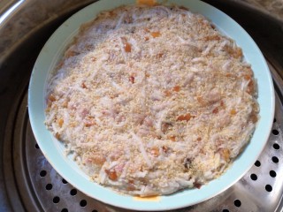 21、芋丝饼,大火蒸20分钟关火，马上揭开锅盖拿出。