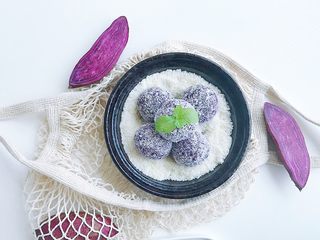 9、紫薯芝士风味球,成品摆放好 习惯性的各种摆拍 不放过每一张